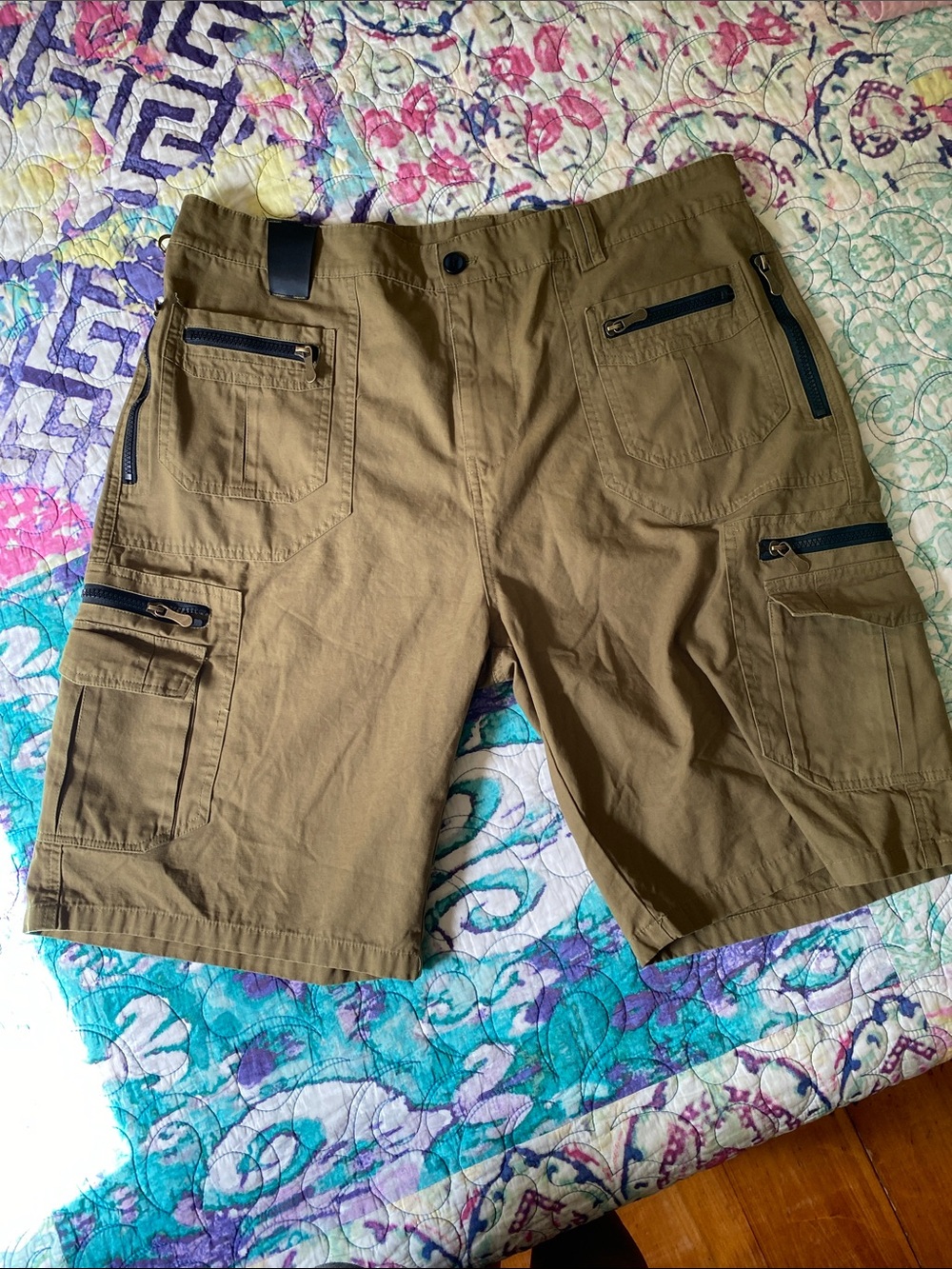 Men's Olive Cargo Shorts with Multiple Zip Pockets